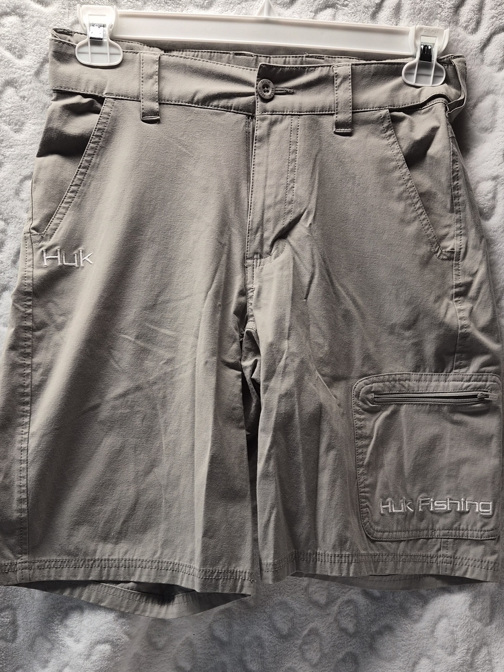 Huk Fishing Men's Gray Performance Fishing Shorts